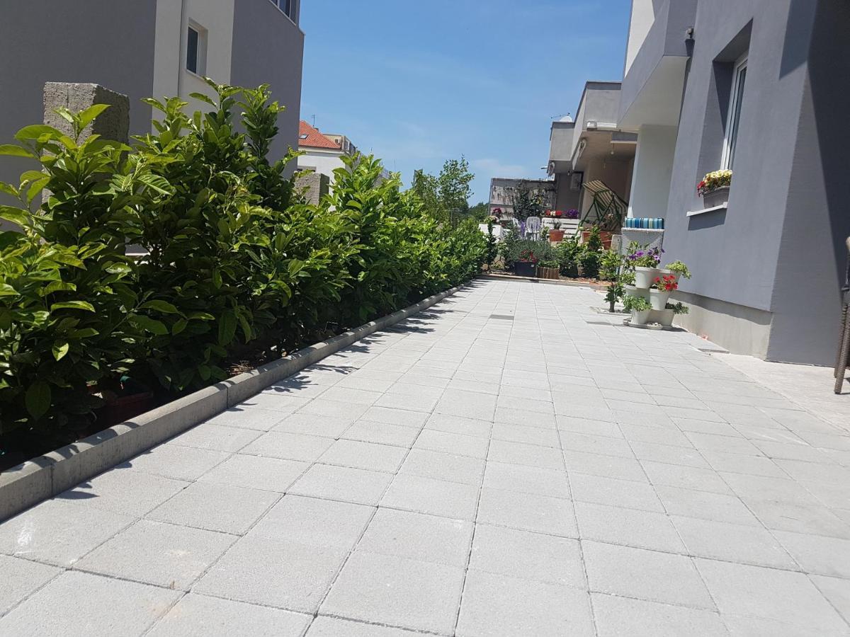 Apartments Marusic Makarska Bagian luar foto