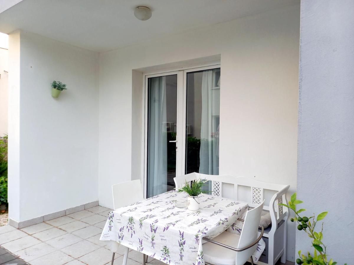 Apartments Marusic Makarska Bagian luar foto