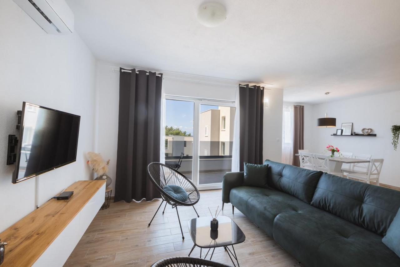 Apartments Marusic Makarska Bagian luar foto