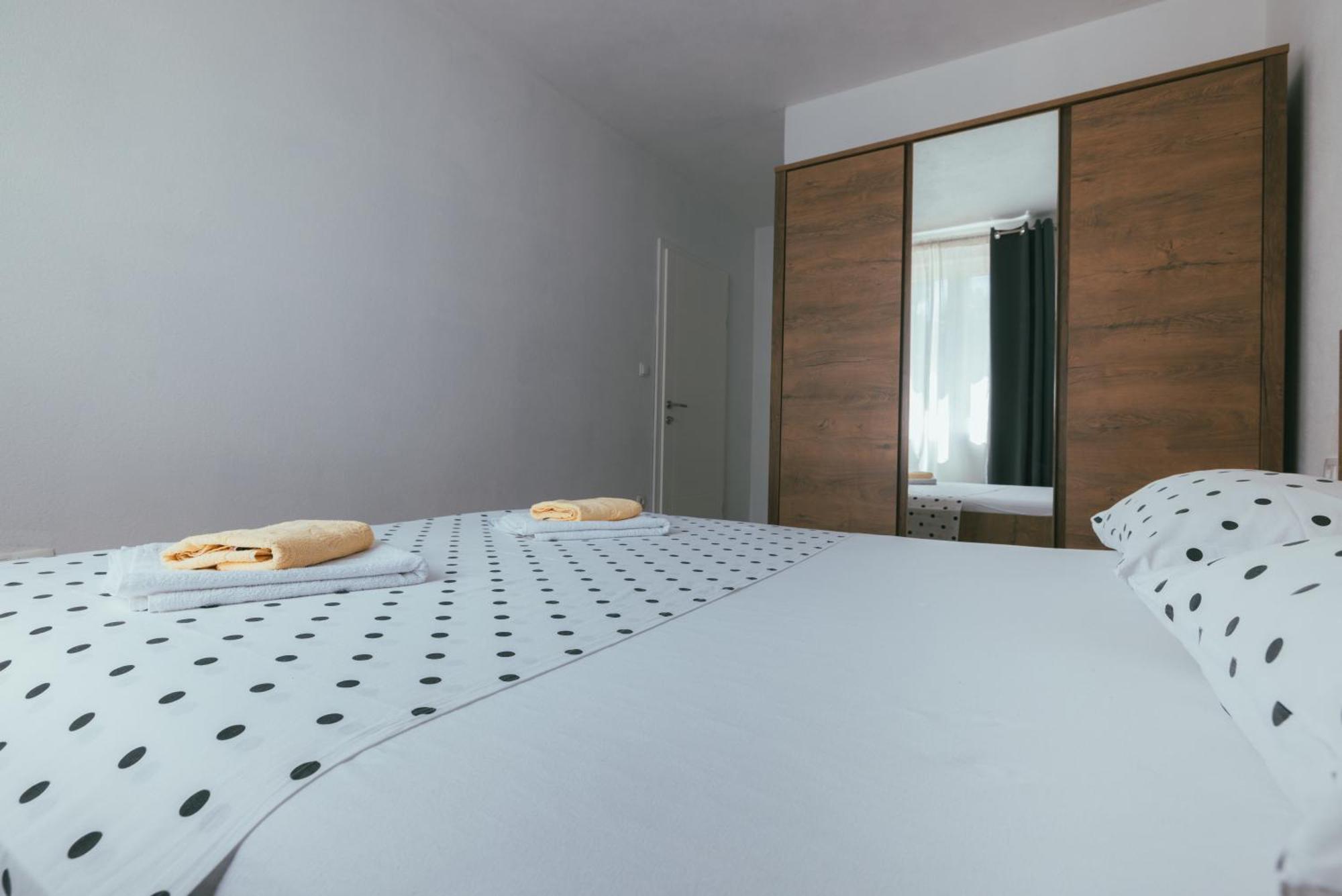 Apartments Marusic Makarska Bagian luar foto