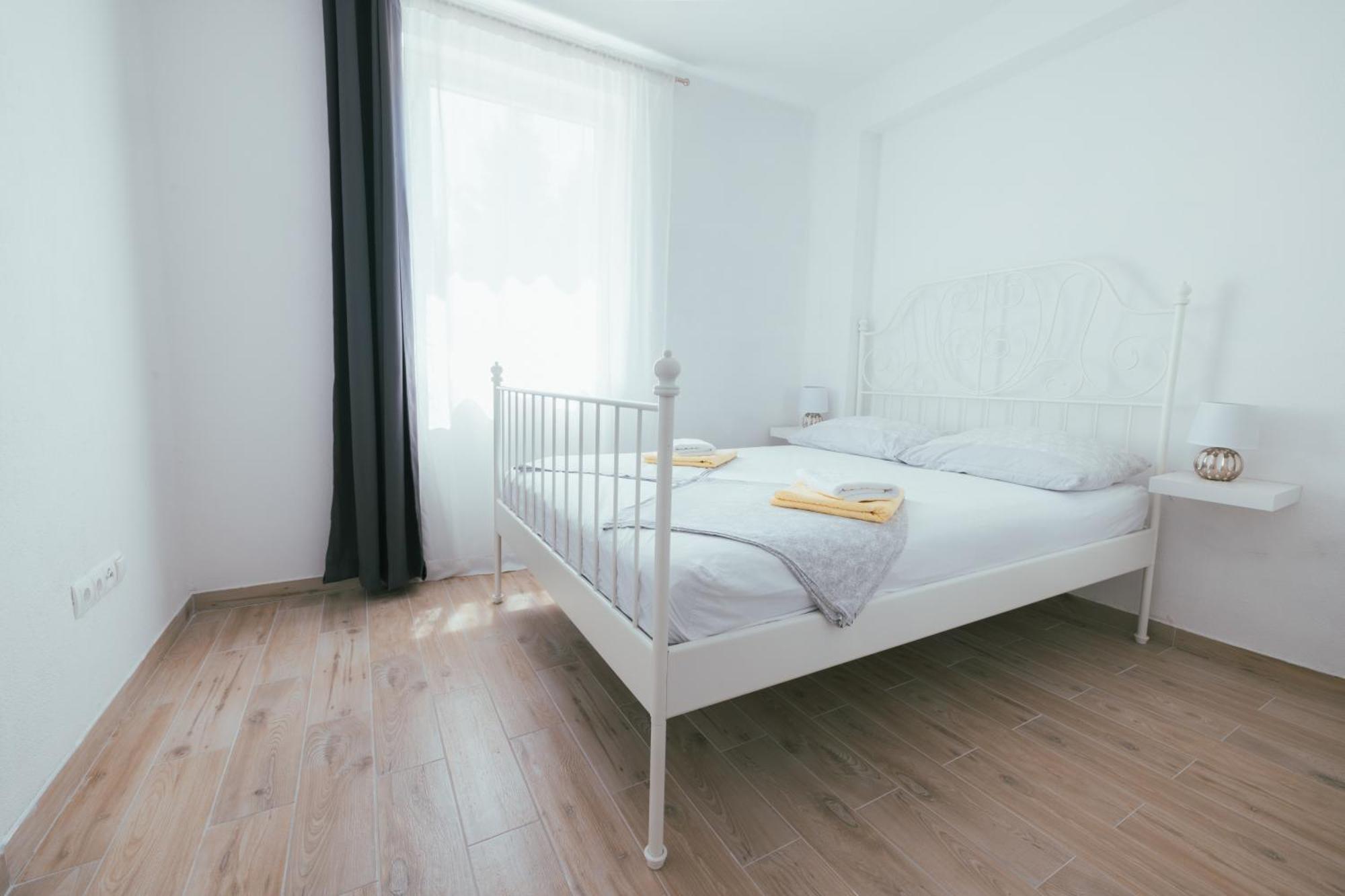 Apartments Marusic Makarska Bagian luar foto